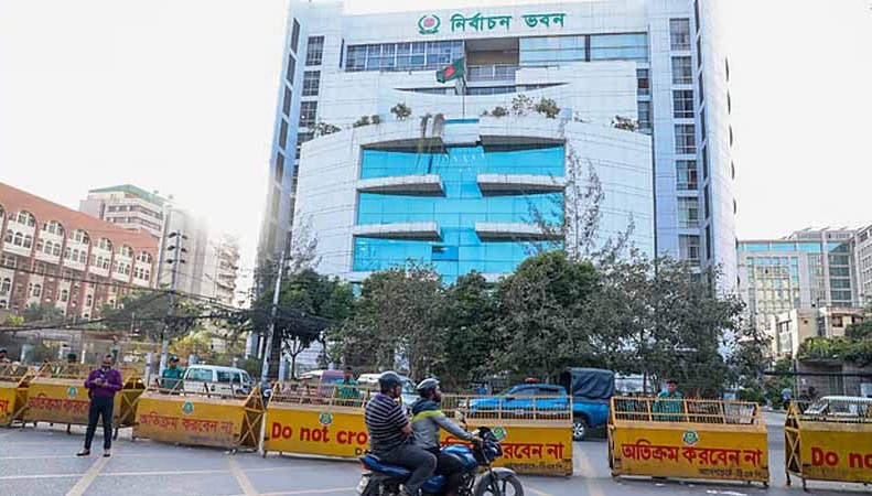 রাজধানীর ১১ প্রবেশপথে চেকপোস্ট