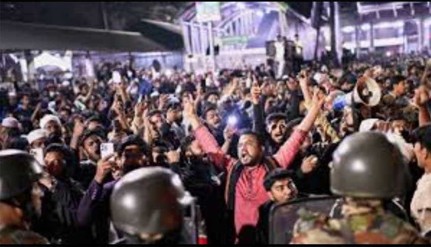 বিবেকের আর্তনাদে ক্ষতবিক্ষত স্বদেশ