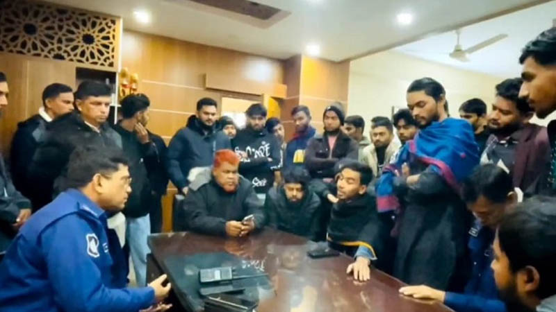 ‘আমরা বানিয়াচং থানা পুড়িয়েছি, এসআই সন্তোষকে জ্বালিয়ে দিয়েছি’