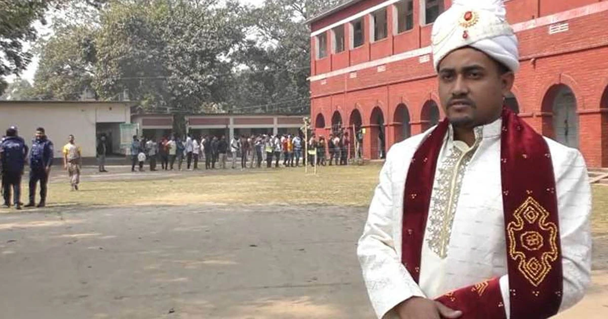বিয়ের সাজে ভোটকেন্দ্রে বর