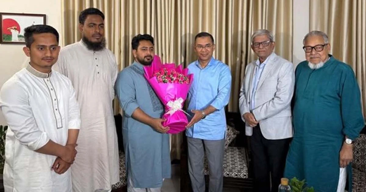 নাহিদ ইসলামের বাসায় তারেক রহমান
