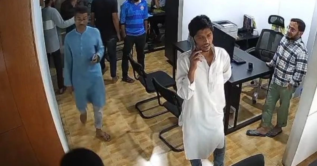 বউ-বাচ্চাসহ গুলি করে হত্যার হুমকি, দুই যুবদল নেতা বহিষ্কার