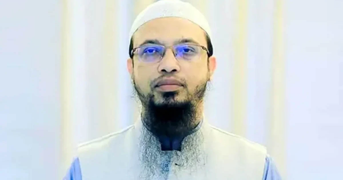 ফিটনেসবিহীন গাড়ি ও আইন না মানাই সড়ক দুর্ঘটনার কারণ : শায়খ আহমাদুল্লাহ