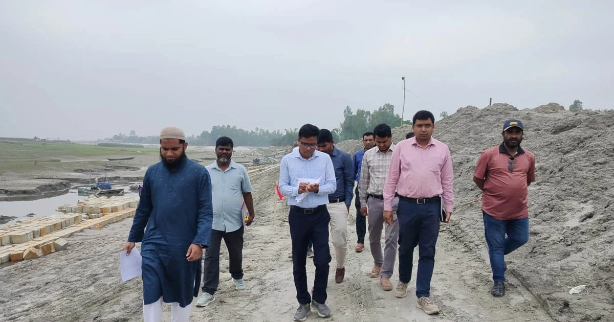 গাইবান্ধায় পাউবো'র চলমান কাজ পরিদর্শনে তত্ত্বাবধায়ক প্রকৌশলী-আহসান হাবীব