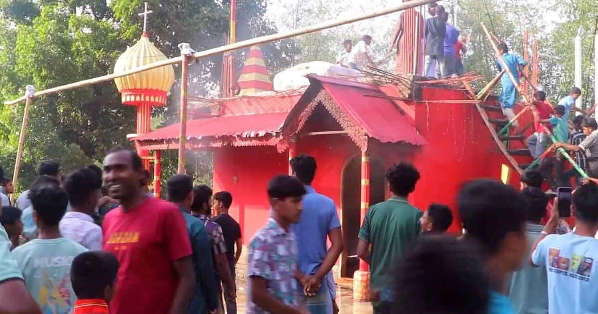 দরবার শরিফে হামলা আগুন,গণপিটুনিতে নিহত দরবার প্রধান