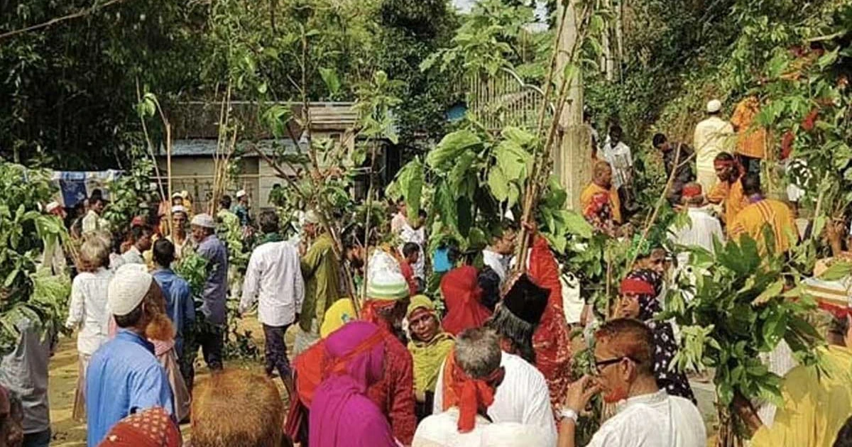 হজরত শাহজালাল (রহঃ) মাজারের ‘লাকড়ি তোড়া উৎসব’ পালিত