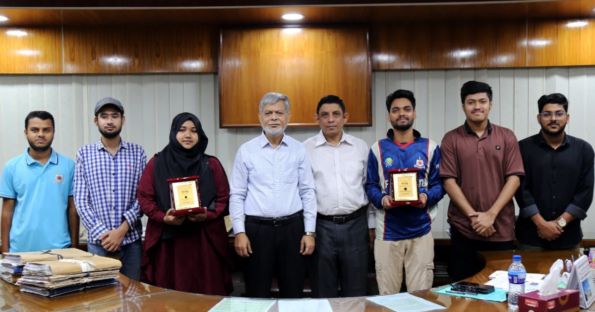 বিডিওএএ অলিম্পিয়াডে মাভাবিপ্রবির সাফল্য ভিসির সঙ্গে সৌজন্য সাক্ষাৎ