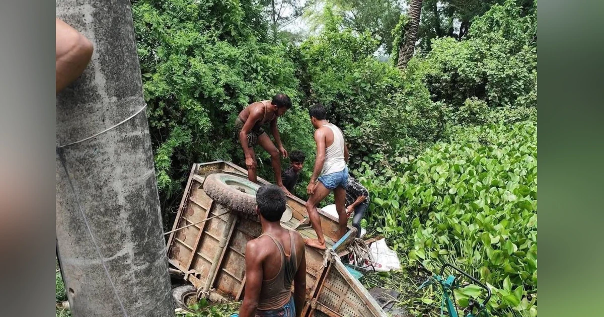 নোয়াখালীতে নসিমন উল্টে ব্যবসায়ীর মৃত্যু