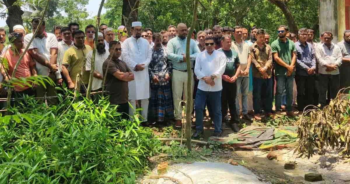 খুন হওয়া যুবদল নেতার পরিবারের সঙ্গে বিএনপির ধর্ম বিষয়ক সম্পাদক সংসদ সদস্য রফিকুল ইসলাম জামালের সাক্ষাৎ