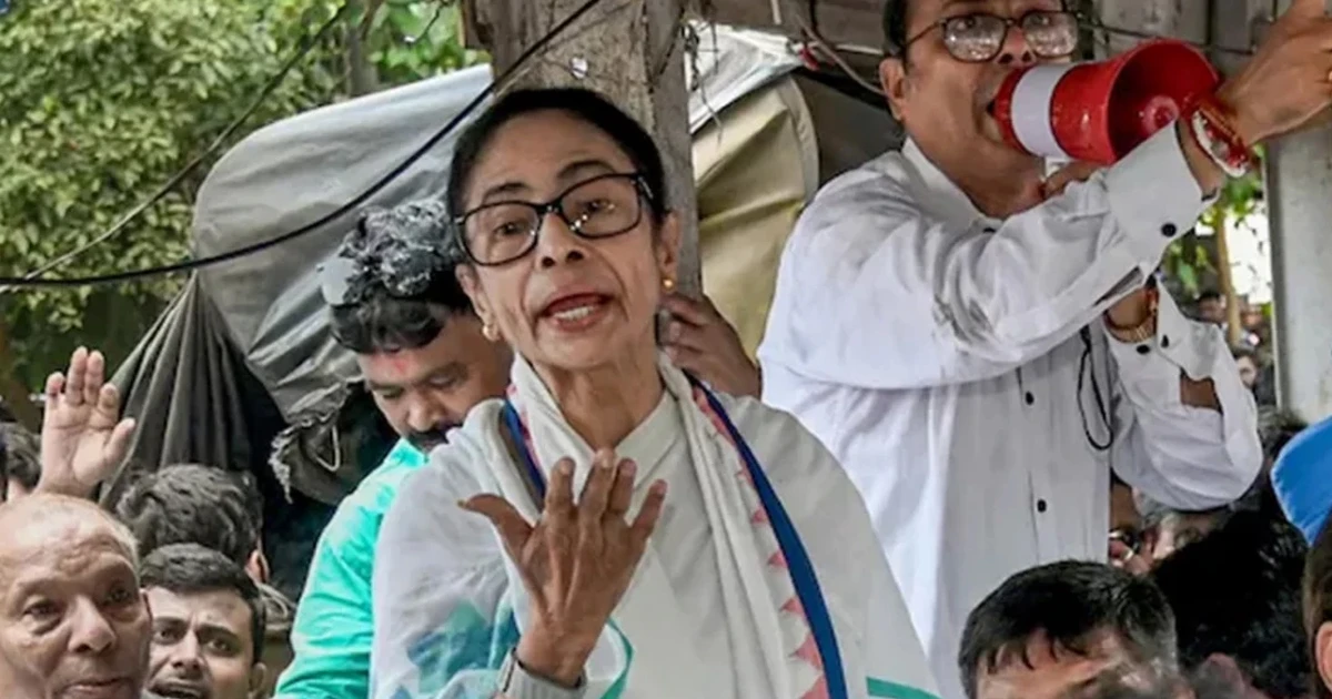 হত্যাকাণ্ড নিয়ে আমি মুখ খুললে বাংলাদেশ উত্তাল হয়ে যাবে: মমতা
