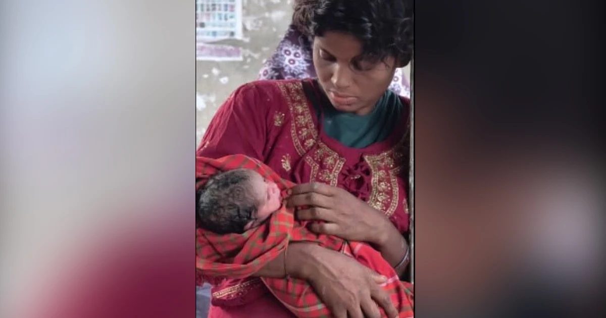 যাত্রী ছাউনিতে মানসিক প্রতিবন্ধী নারীর সন্তান প্রসব