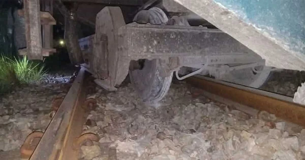 ঢাকা-চট্টগ্রাম ট্রেন চলাচল বন্ধ