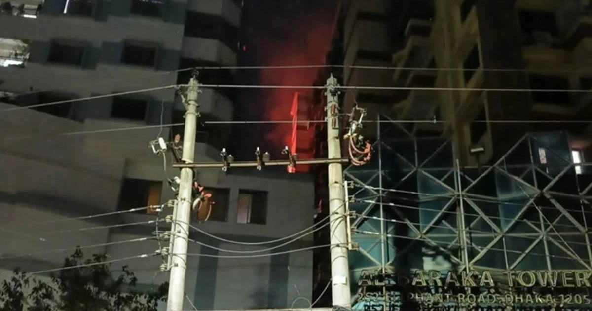 কাঁটাবনে বহুতল ভবনে আগুনে দুজনের মৃত্যু