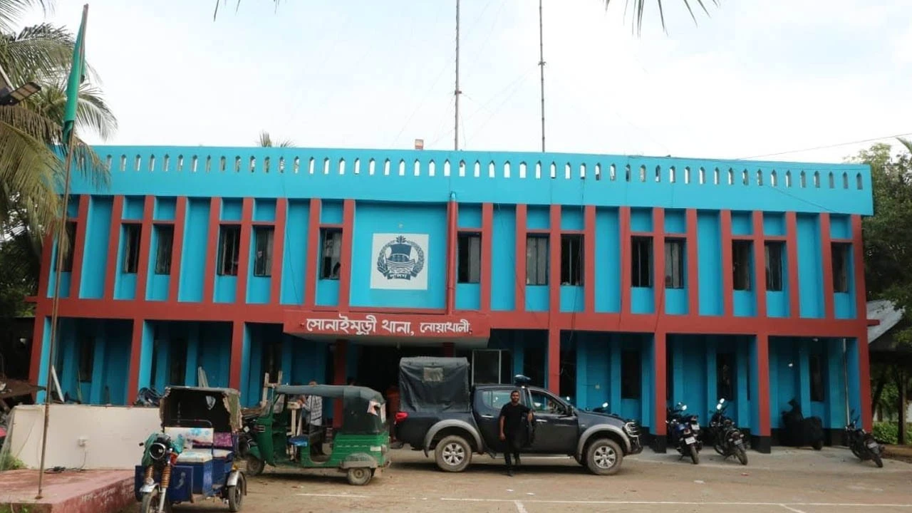 ধূমপান নিয়ে বিরোধ, ছাত্রলীগ নেতার গুলিতে আহত ৬