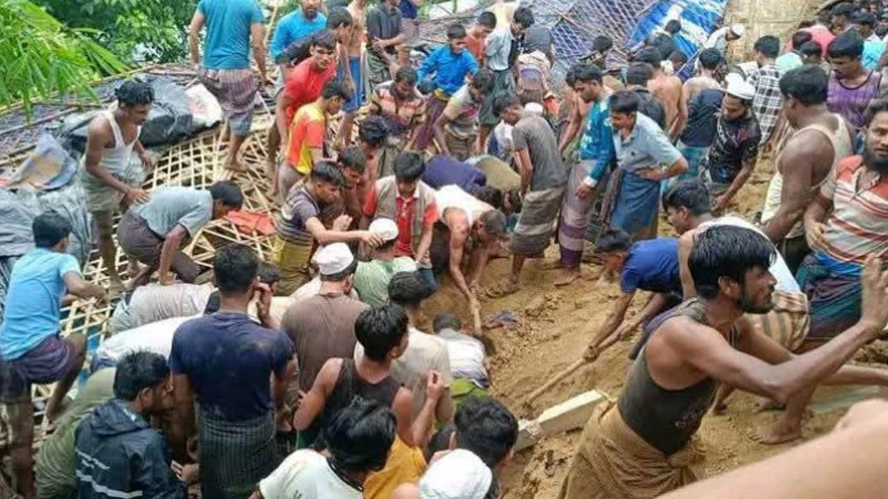 উখিয়ায় রোহিঙ্গা আশ্রয়শিবিরে ফের পাহাড় ধস, নিহত অন্তত ৫