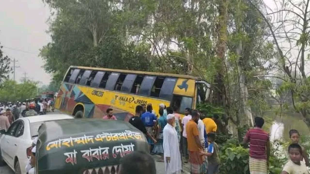 সিরাজগঞ্জ ও শেরপুরে সড়ক দুর্ঘটনায় মা-ছেলেসহ নিহত তিন