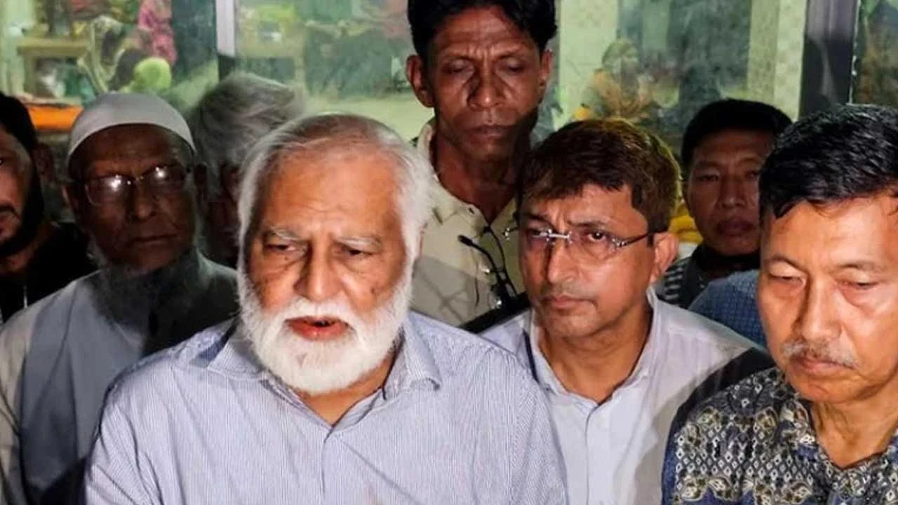 আমাদের সবাইকে দৌড়ের উপরে রেখেছেন প্রধানমন্ত্রী