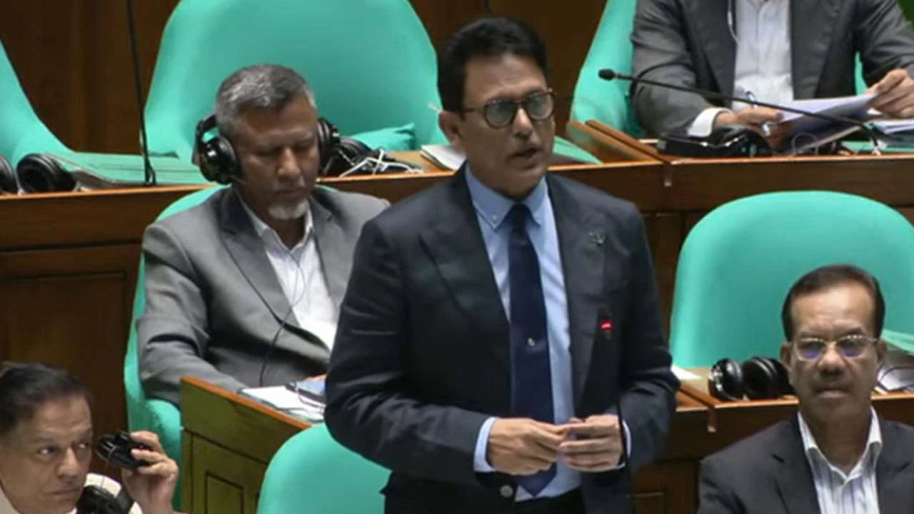 বৃষ্টিতে 'ক্ষতিগ্রস্তদের' জন্য ৩ বিষয়ে ফের এইচএসসি পরীক্ষা
